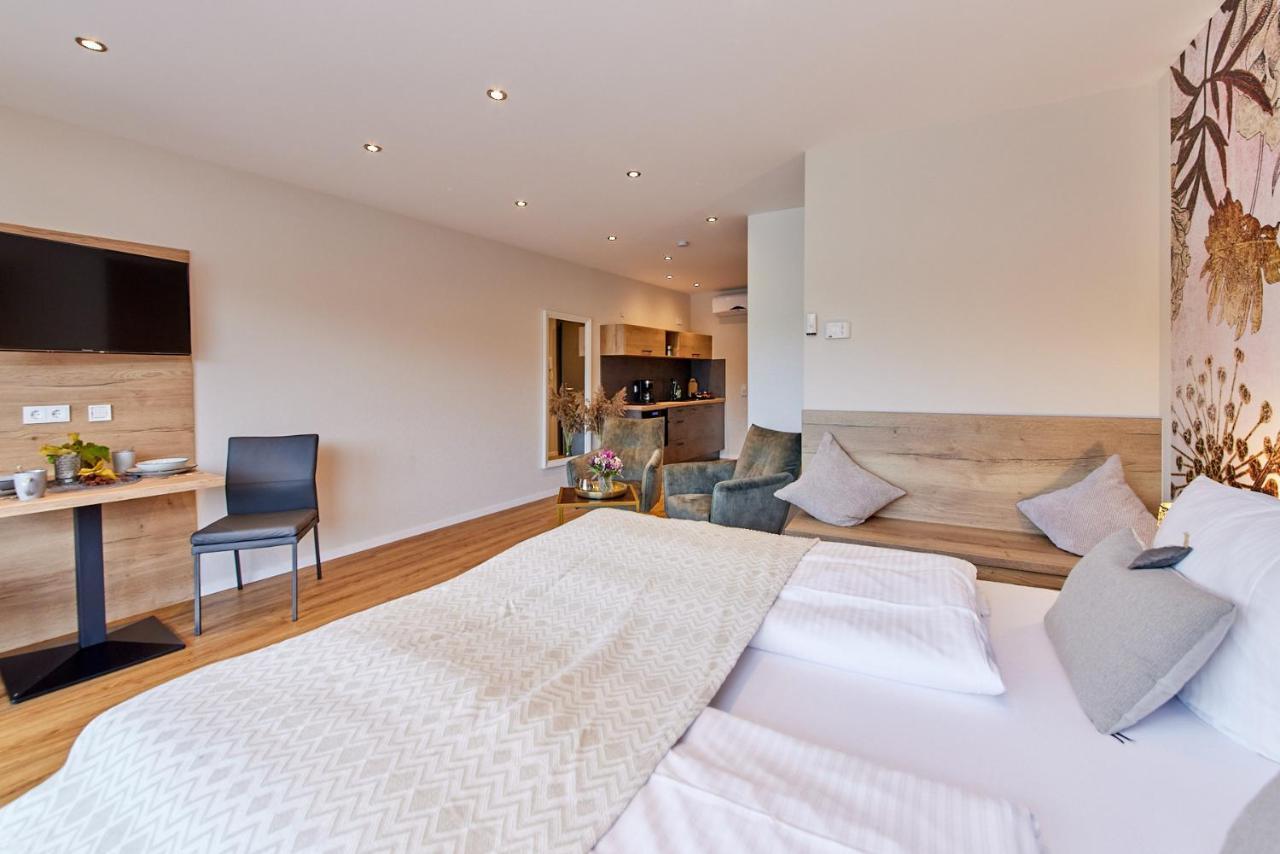 צל אן דר מוזל Luxus Apartments Mosel-Zeit Neu 2023 מראה חיצוני תמונה