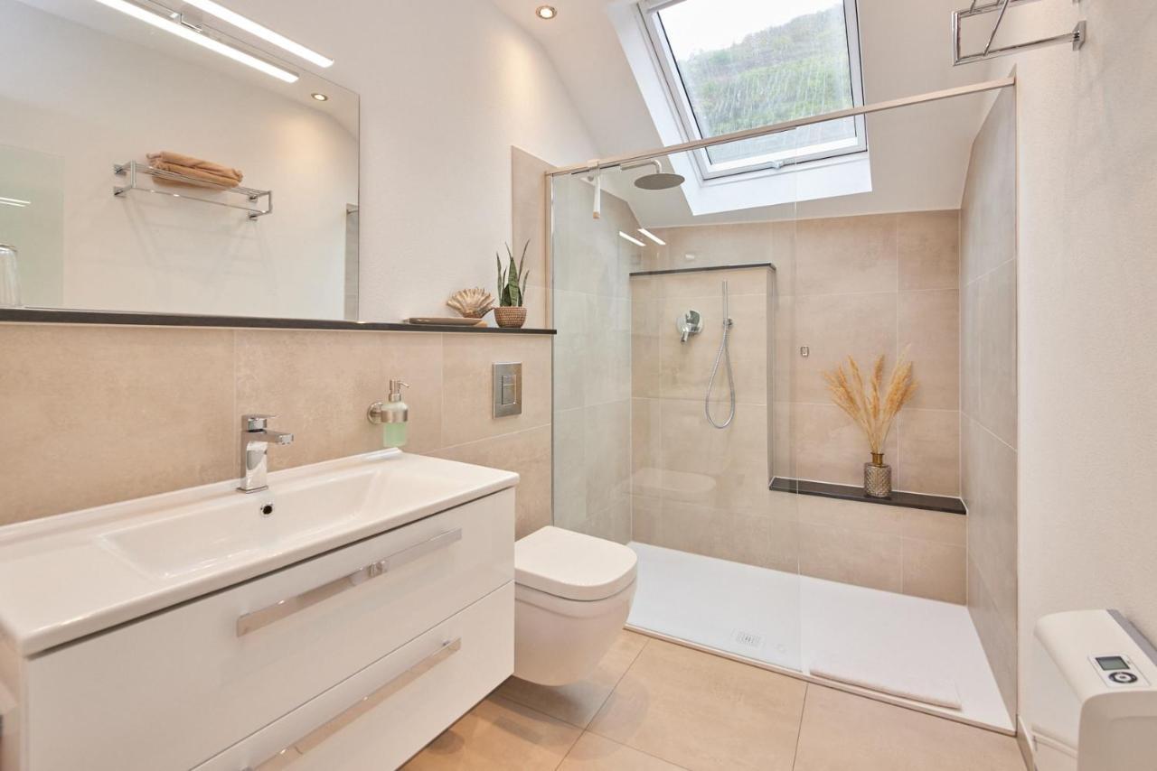 צל אן דר מוזל Luxus Apartments Mosel-Zeit Neu 2023 מראה חיצוני תמונה