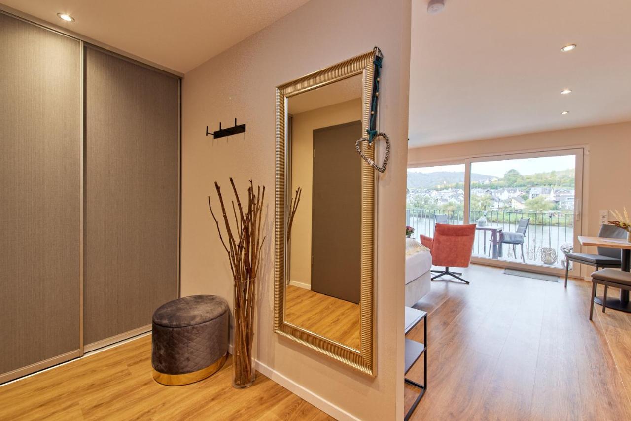 צל אן דר מוזל Luxus Apartments Mosel-Zeit Neu 2023 מראה חיצוני תמונה