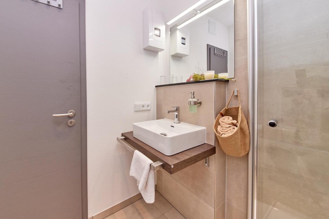 צל אן דר מוזל Luxus Apartments Mosel-Zeit Neu 2023 מראה חיצוני תמונה