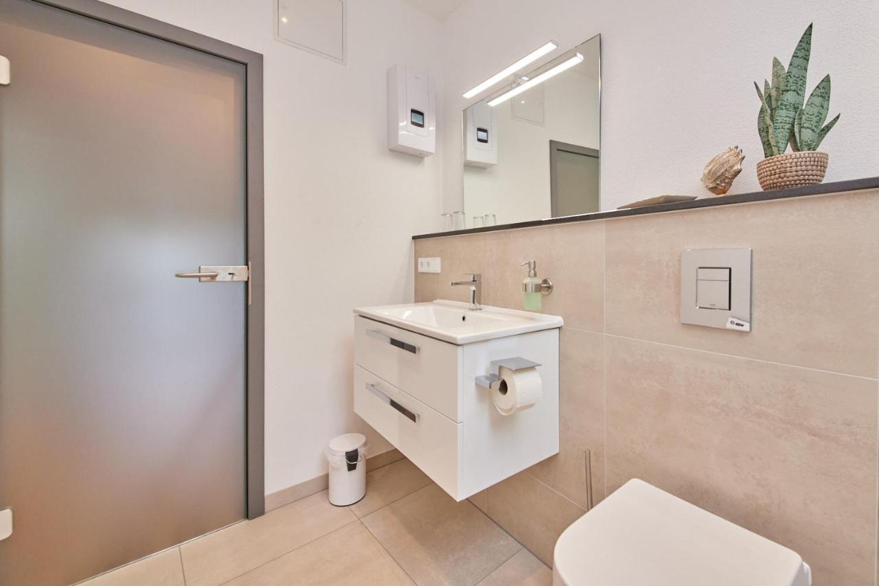 צל אן דר מוזל Luxus Apartments Mosel-Zeit Neu 2023 מראה חיצוני תמונה