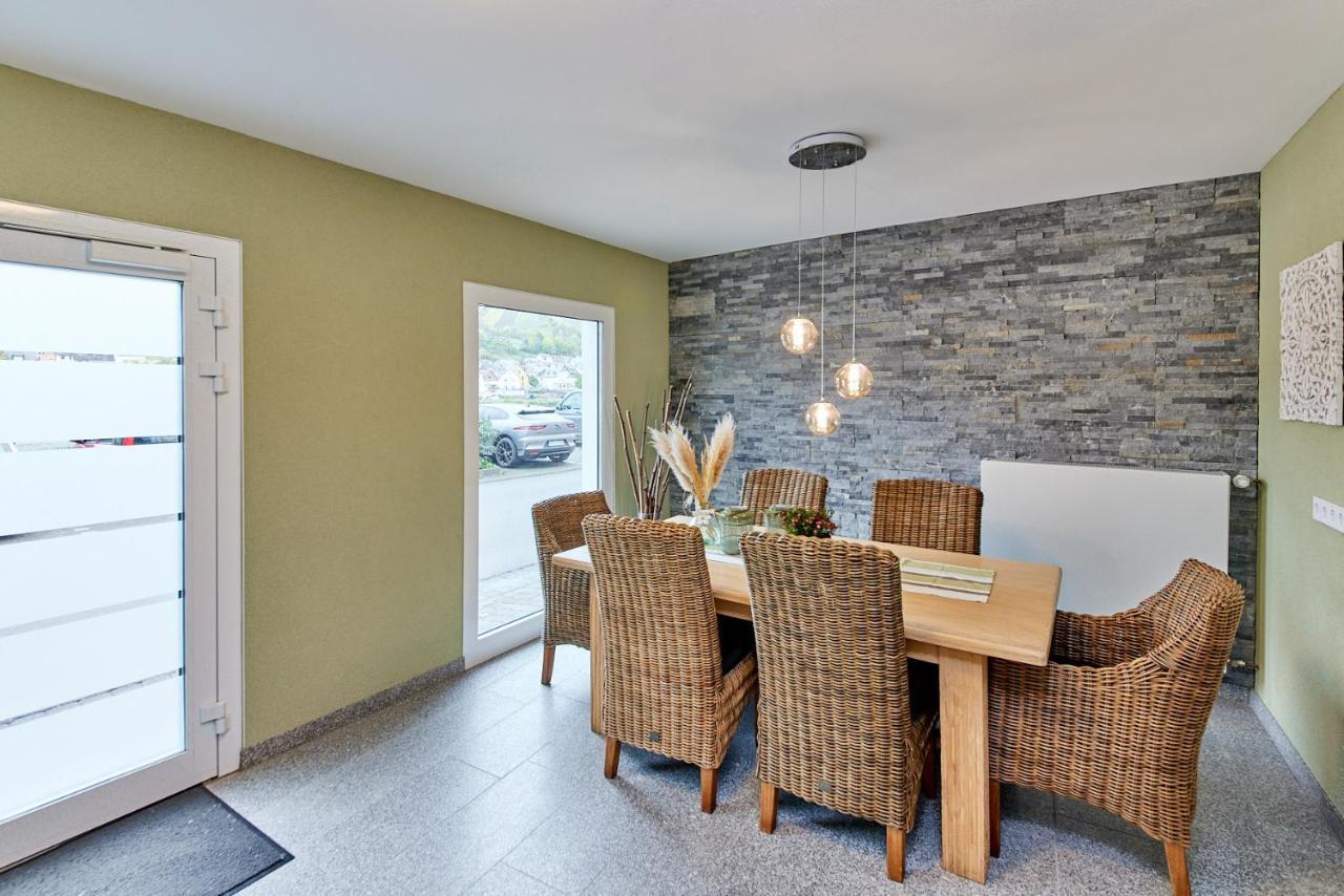 צל אן דר מוזל Luxus Apartments Mosel-Zeit Neu 2023 מראה חיצוני תמונה